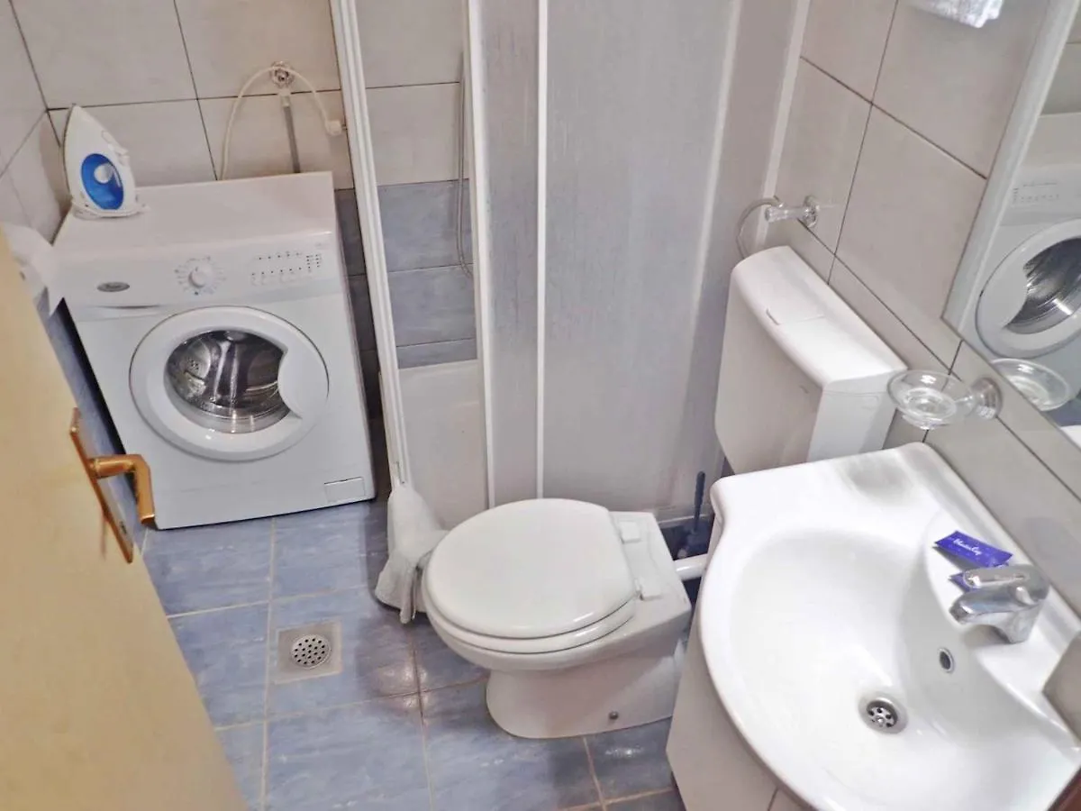Apartments In Jasenice 41709  야세니스
