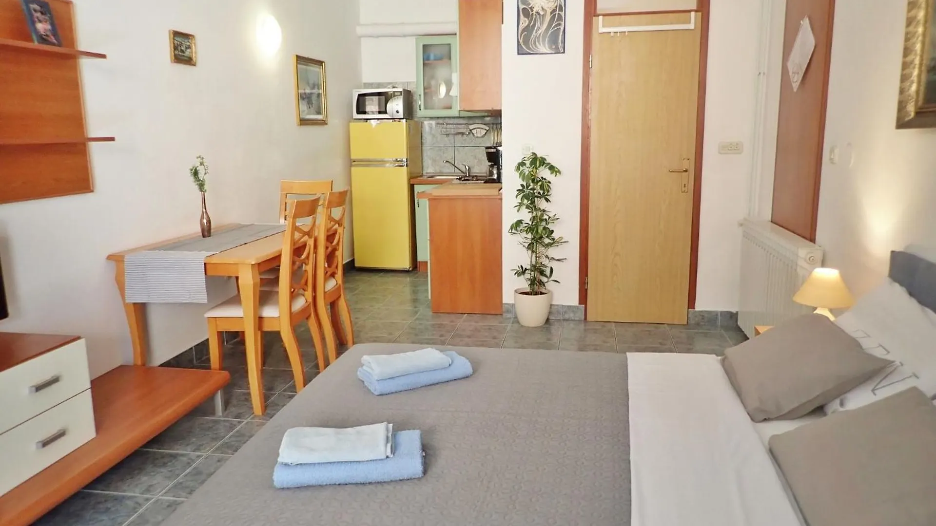 Apartments In Jasenice 41709  야세니스